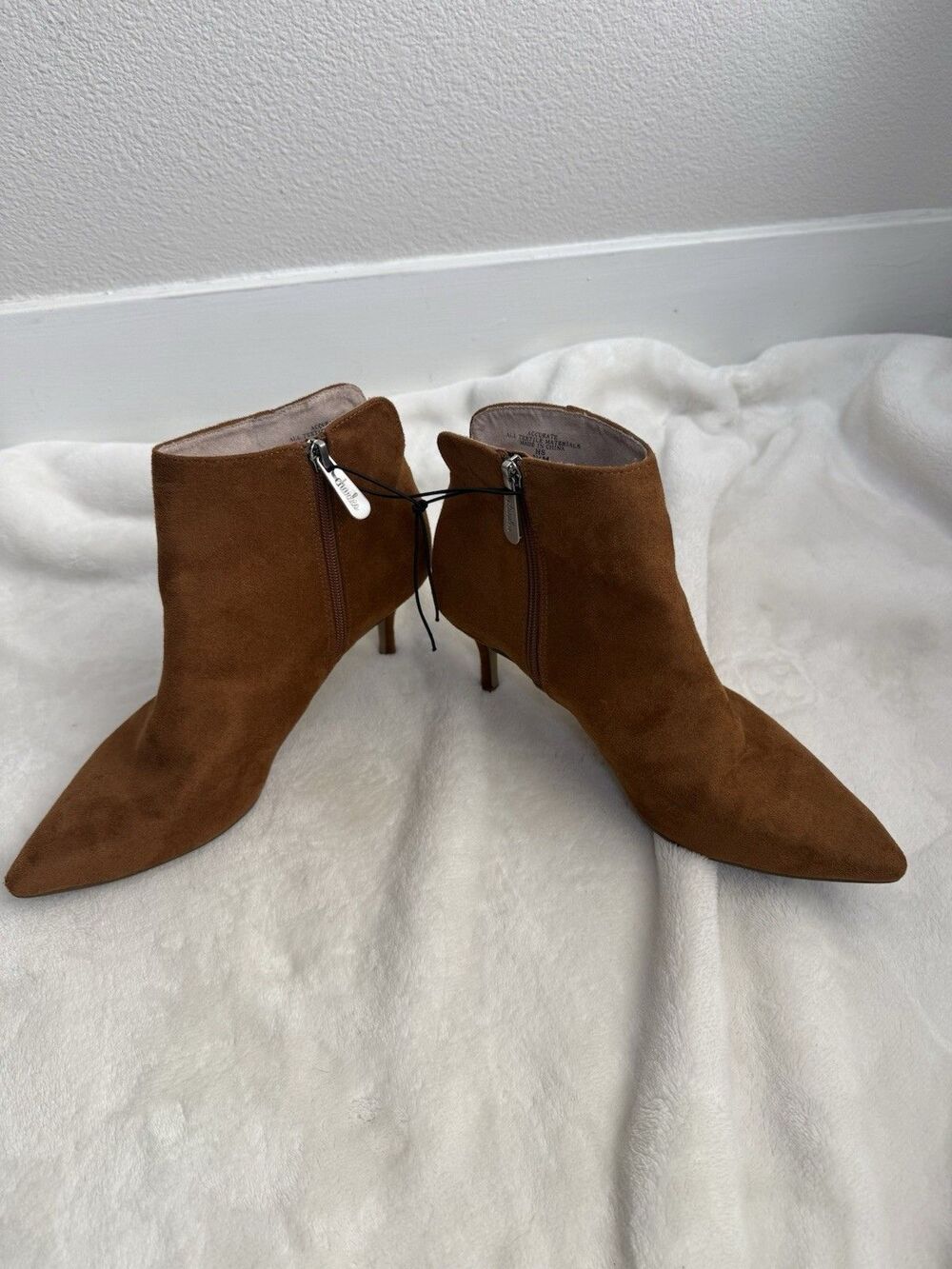 Charles by Charles David Suede Ankle Boots 8.5 Cognac Pointed Toe Kitten Heel - Picture 3 of 9